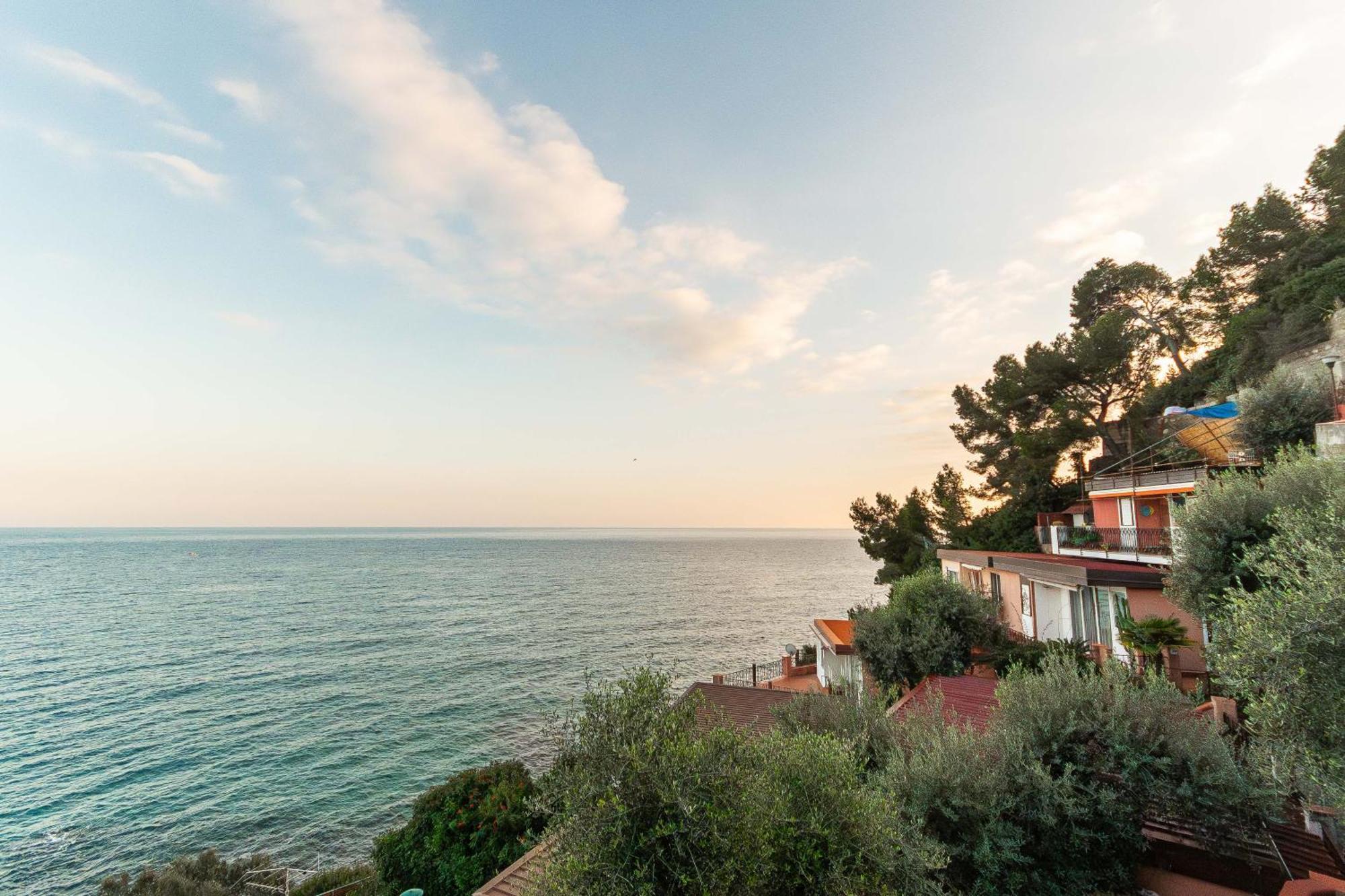 C22 Beachfront Villa - Spa Bath, Pool, Private Beach, Parking Free Andora ภายนอก รูปภาพ